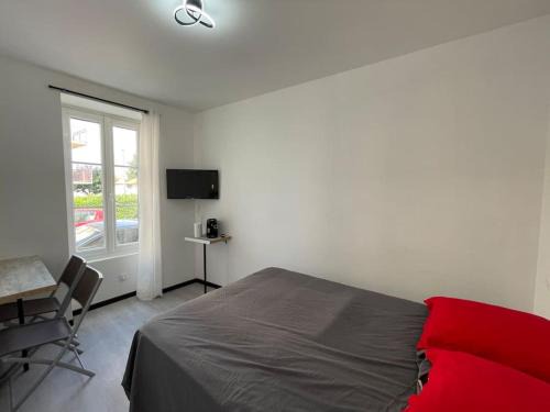 Roanne Apartment | Studio A2 18m2 cosy 5minutes Gare Parking gratuit Rue de La Mure