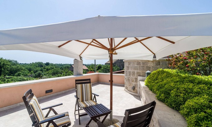 Cilipi Apartment | Studio Antica, apartment with a private swimming pool