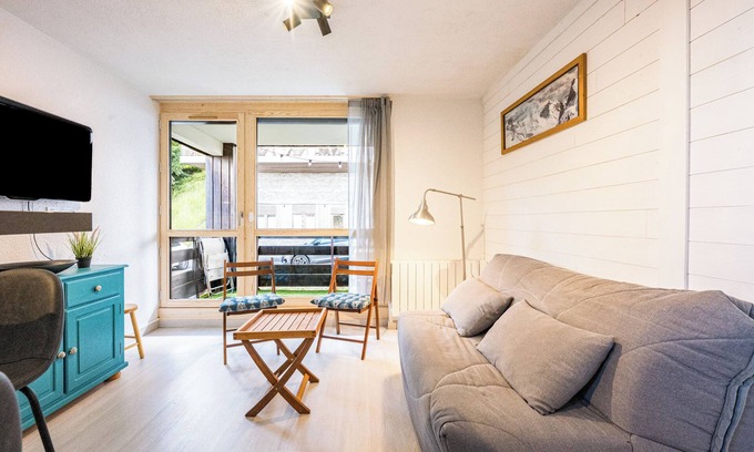 Plan Peisey Apartment | Studio Apartment 'Skis Aux Pieds' with Mountain View, Balcony and Wi-Fi