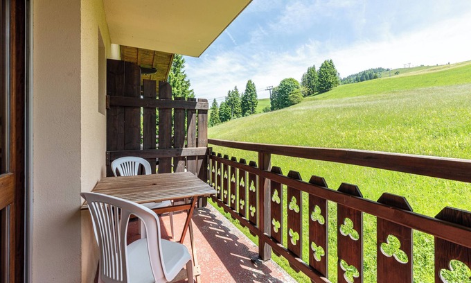 Cohennoz Apartment | Studio Apartment '9 - La Palettaz' with Mountain View, Shared Garden and Wi-Fi