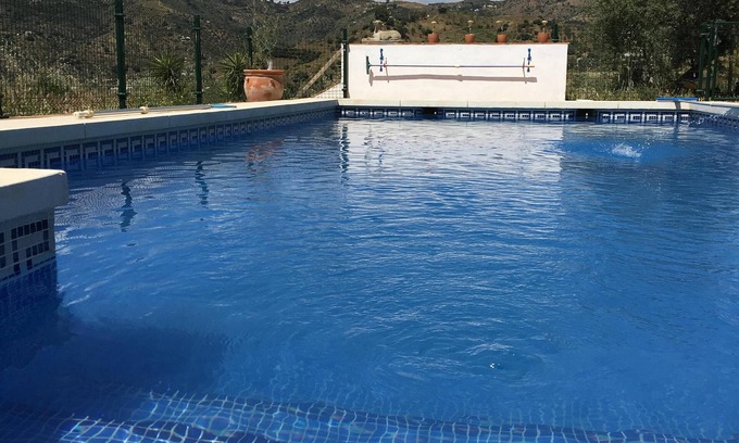 Comares Apartment | Studio Apartment, beautiful views, aircon, pool just for you, very private.