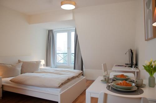 Wedding Apartment | Studio Apartment Berlin Mitte 26m2 - U-Bahn Leopoldplatz by Rooms Berlin