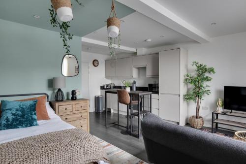 Chelmsford Apartment | Studio Apartment - Central Chelmsford Location