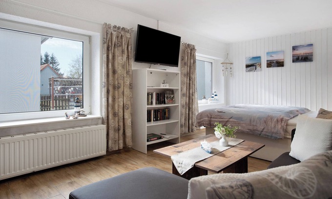 Born auf dem Darss Apartment | Studio Apartment 'De Lütt Stuf - Urlaub Mit Hund' with Private Terrace and Wi-Fi