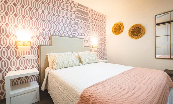Distrito Sur Apartment | Studio Apartment 'Flores De Cordoba Gitanilla 2' with Wi-Fi and Air Conditioning