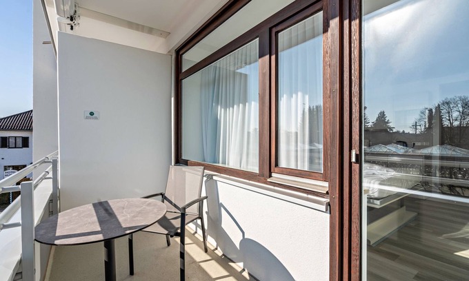 Furstenfeldbruck District Apartment | Studio Apartment 'Huber Living Basic 103' with Balcony and Wi-Fi