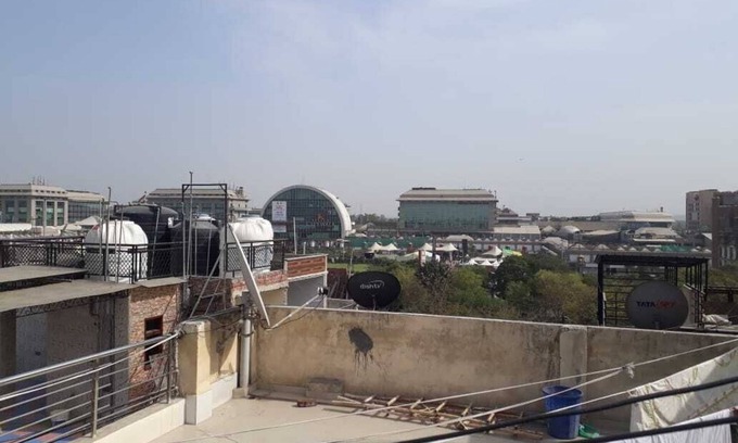 Malviya Nagar Apartment | Studio apartment overlooking Select City Walk Mall