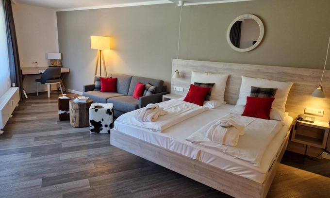 Schliersee Apartment | Studio Apartment 'Marianne' with Mountain View, Shared Garden and Wi-Fi