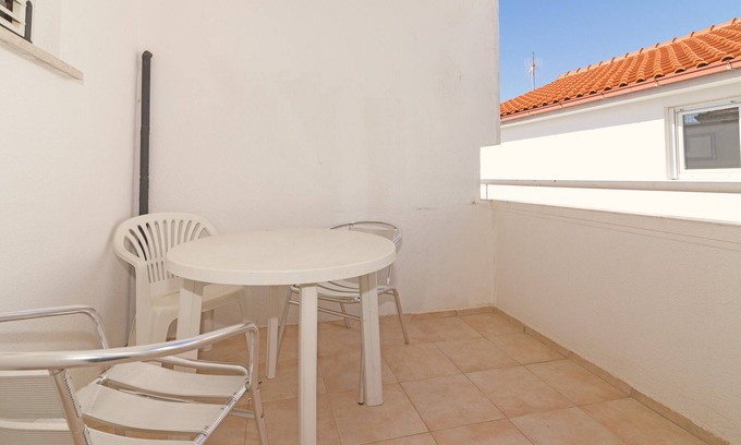 Pirovac Apartment | Studio apartment on the second floor