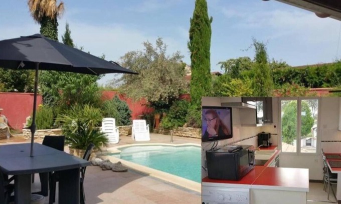 Roques Apartment | Studio Apartment 'Redhouse - Solarium' with Shared Pool, Wi-Fi and Air Conditioning
