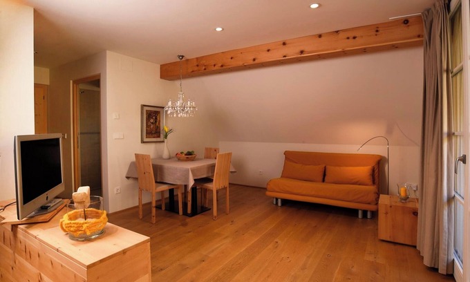 Terlano Apartment | Studio Apartment "Rosengartnerhof Vorberg" with Mountain View, Shared Pool & Wi-Fi