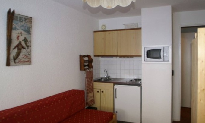 Le Pleynet Apartment | Studio at the foot of the slopes with balcony