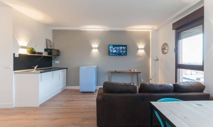 Arganzuela Apartment | *** Studio Atocha-Planetario WiFi A/C ***