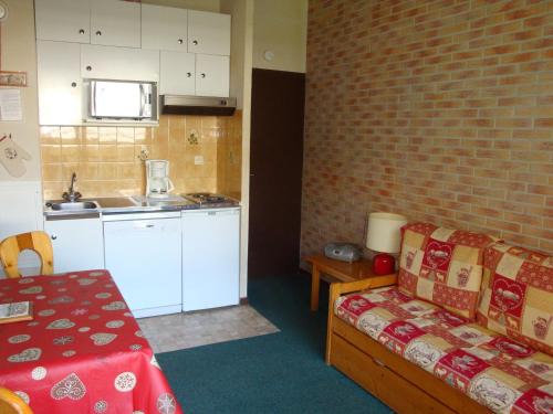 Pralognan-la-Vanoise Apartment | Studio avec Balcon en Centre-ville, Parking Privé - Près du Téléphérique - FR-1-464-129