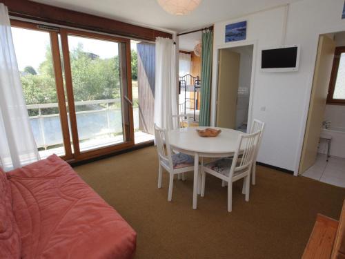 La Toussuire Apartment | Studio avec balcon : à 50 m des pistes, 150 m des commerces, 5 pers, animaux acceptés - FR-1-416-119
