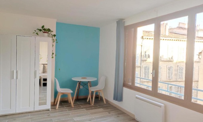1st Arrondissement Apartment | STUDIO BLEU en face de la gare 10mn au vieux port