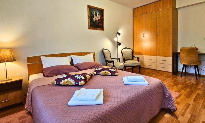 Sector 6 Apartment | Studio Brancusi by Rosuites