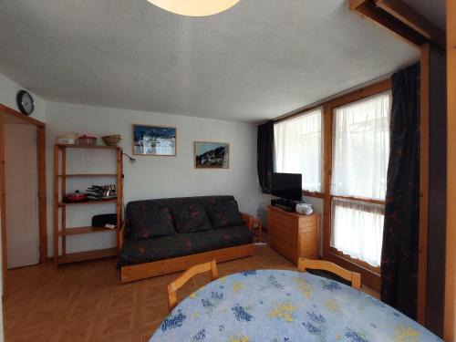Vallandry Apartment | Studio cabine 4 pers à Vallandry, terrasses sud/ouest, proche pistes et commerces - FR-1-411-137