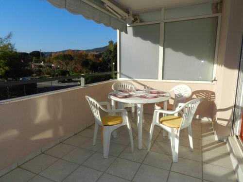 Le Lavandou Apartment | Studio cabine 4 pers avec piscine près de la plage - Le Lavandou - FR-1-251-776