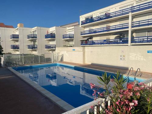 Leucate Apartment | Studio Cabine 4 Pers avec Terrasse, Wifi, Piscine, à 2 Pas de la Plage - Parking Privé - FR-1-81-115