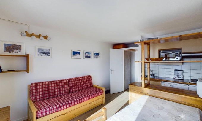La Rosiere Apartment | Studio Cabine 6 Pers. Exposé Sud-Ouest, Centre Station, Proche Commerces et Remontées Mécaniques - FR-1-398-502
