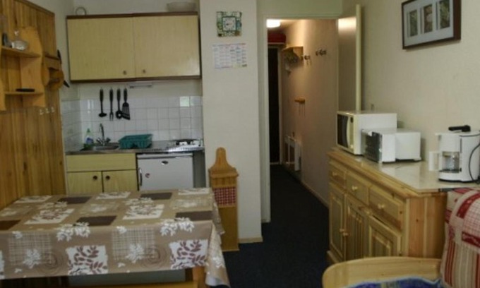La Ferriere Apartment | Studio cabine au Pleynet avec balcon, près des pistes - FR-1-557A-2