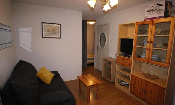 Bagneres-de-Luchon Apartment | Studio Cabine Calme, Parking, Balcon, Animaux Ok - 4 Pers. à Bagnères-de-Luchon - FR-1-313-193