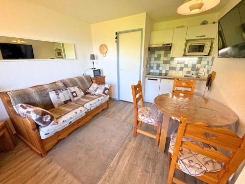 Reberty Apartment | Studio cabine cosy aux Menuires, 3 pers, pied des pistes, balcon, proche commodités - FR-1-452-291