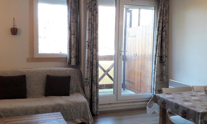 Villard-de-Lans Apartment | Studio cabine rénové 24m², 4 personnes, centre de Villard-de-Lans, proche commodités et navettes - FR-1-689-28