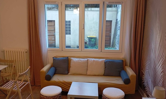 Billancourt–Rives de Seine Apartment | Studio Calme Sans vis à vis Rez-de-jardin vue Cours