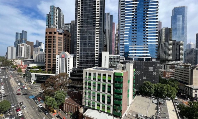 Carlton South Apartment | Studio, Carlton, Queen Victoria Market, Uni Melb
