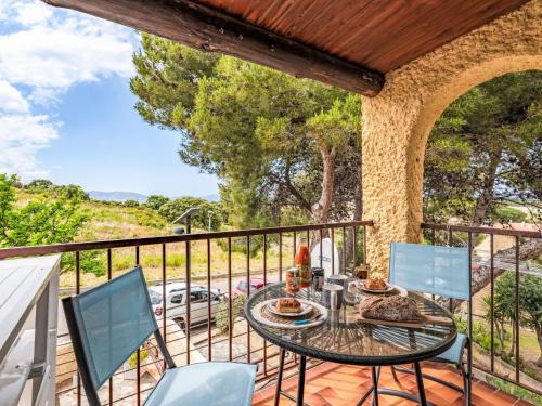 Marine de Saint Ambroggio Apartment | Studio Casa Maza Corta by Interhome