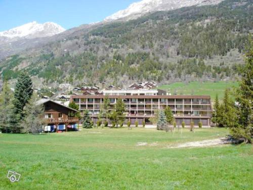 La Salle-les-Alpes Apartment | Studio chaleureux à La Salle-les-Alpes - Vue montagne 19m²