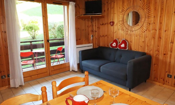 Morillon Apartment | Studio charmant au coeur de Morillon, à 850m des télécabines, balcon, équipements complets, parking inclus - FR-1-624-60