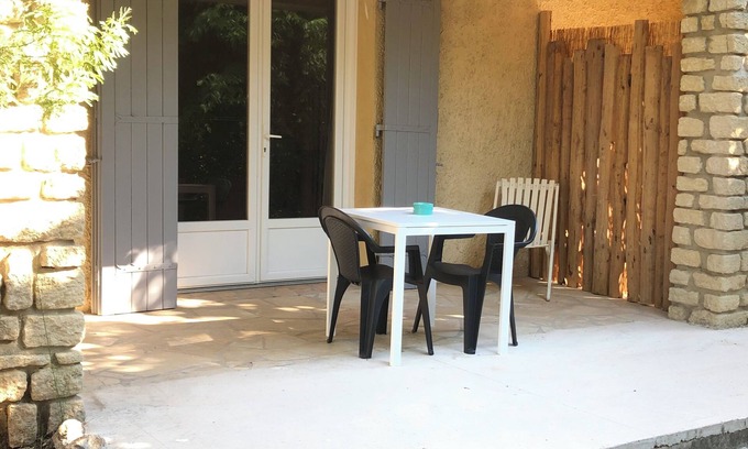 Vacqueyras House | Studio Chez Bibi, sleeps 2 to 4