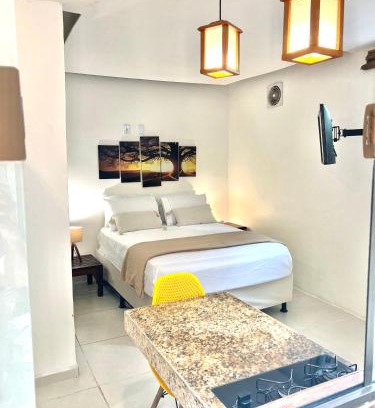 Leme Apartment | Studio close Copacabana beach at Babilônia hill