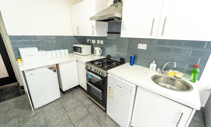 Selly Oak Apartment | Studio Close to Selly Oak Train Station