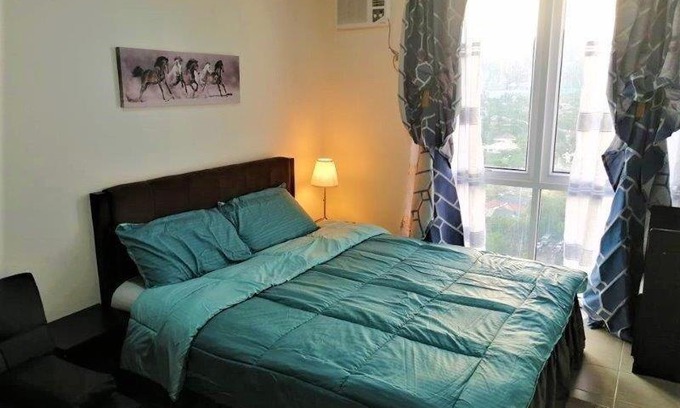 Ugong Apartment | Studio Condominium - Short and Long Term Staycation