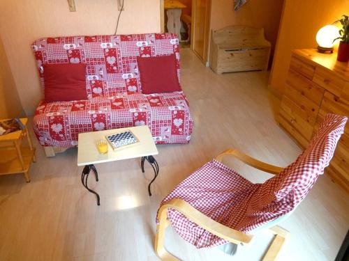 Bagneres-de-Luchon Apartment | Studio confortable pour 2 personnes avec balcon, au centre de Luchon, proche télécabine et thermes - FR-1-313-120