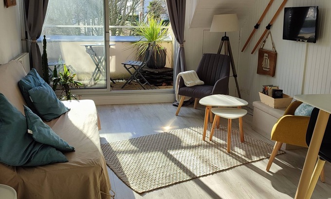 Treboul Apartment | Studio Cosy, feet in the water