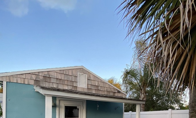 Tropic Cottage | Studio Cottage- Porch, Spacious Yard, & Riverview