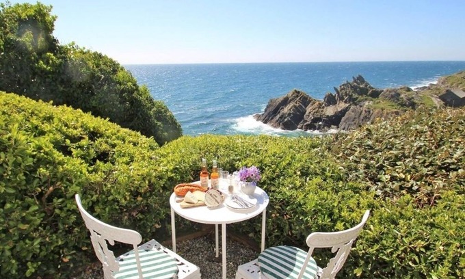 Polperro Cottage | STUDIO, country holiday cottage, with a garden in Polperro