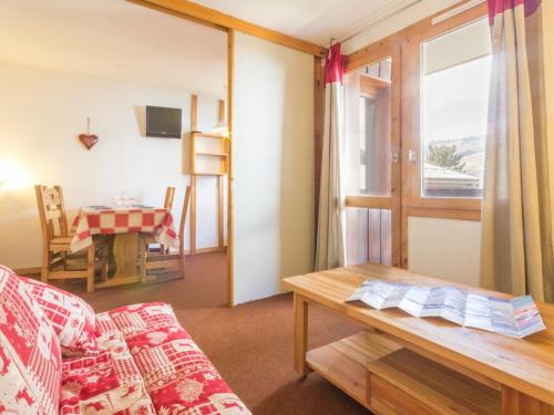 Montchavin Apartment | Studio divisible chaleureux proche des pistes avec balcon - FR-1-181-2535