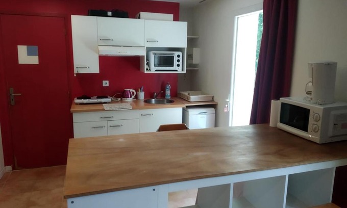 Aix-en-Provence Apartment | studio en rez-de-jardin dans la verdure