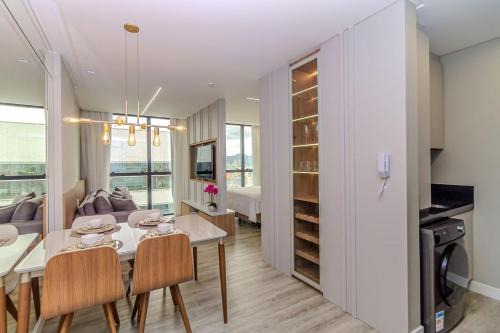 Andorinha Apartment | Studio Familia - Infinity Tower Flat