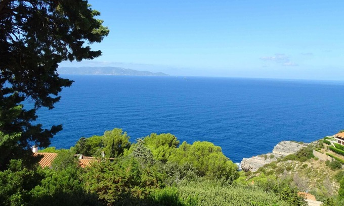 Cala Piccola Apartment | Studio flat overlooking the sea