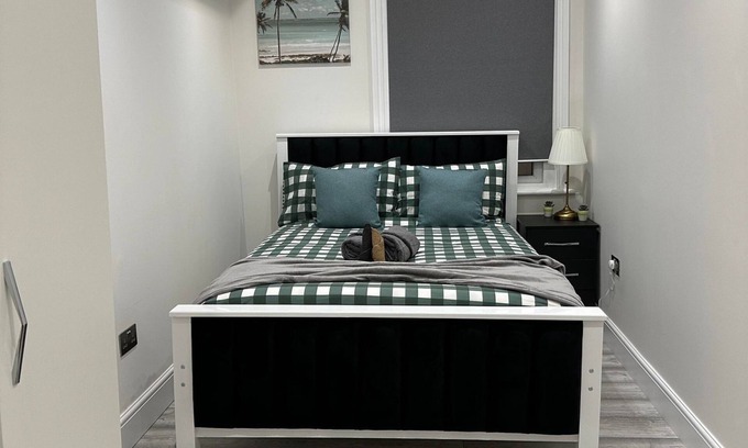 Ealing Apartment | Studio Flat in London