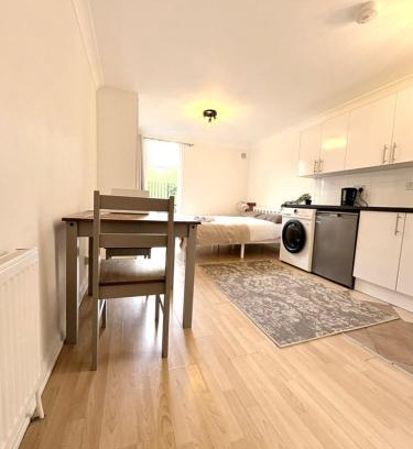 West Hampstead Apartment | Studio Flat in West Hampstead