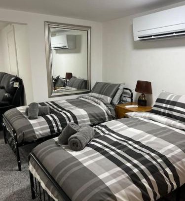 Merthyr Tydfil Apartment | Studio Flat Twin - Town Centre