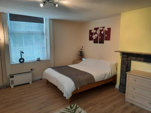 Winterton-on-Sea Apartment | studio flat with on-site parking & pet friendly